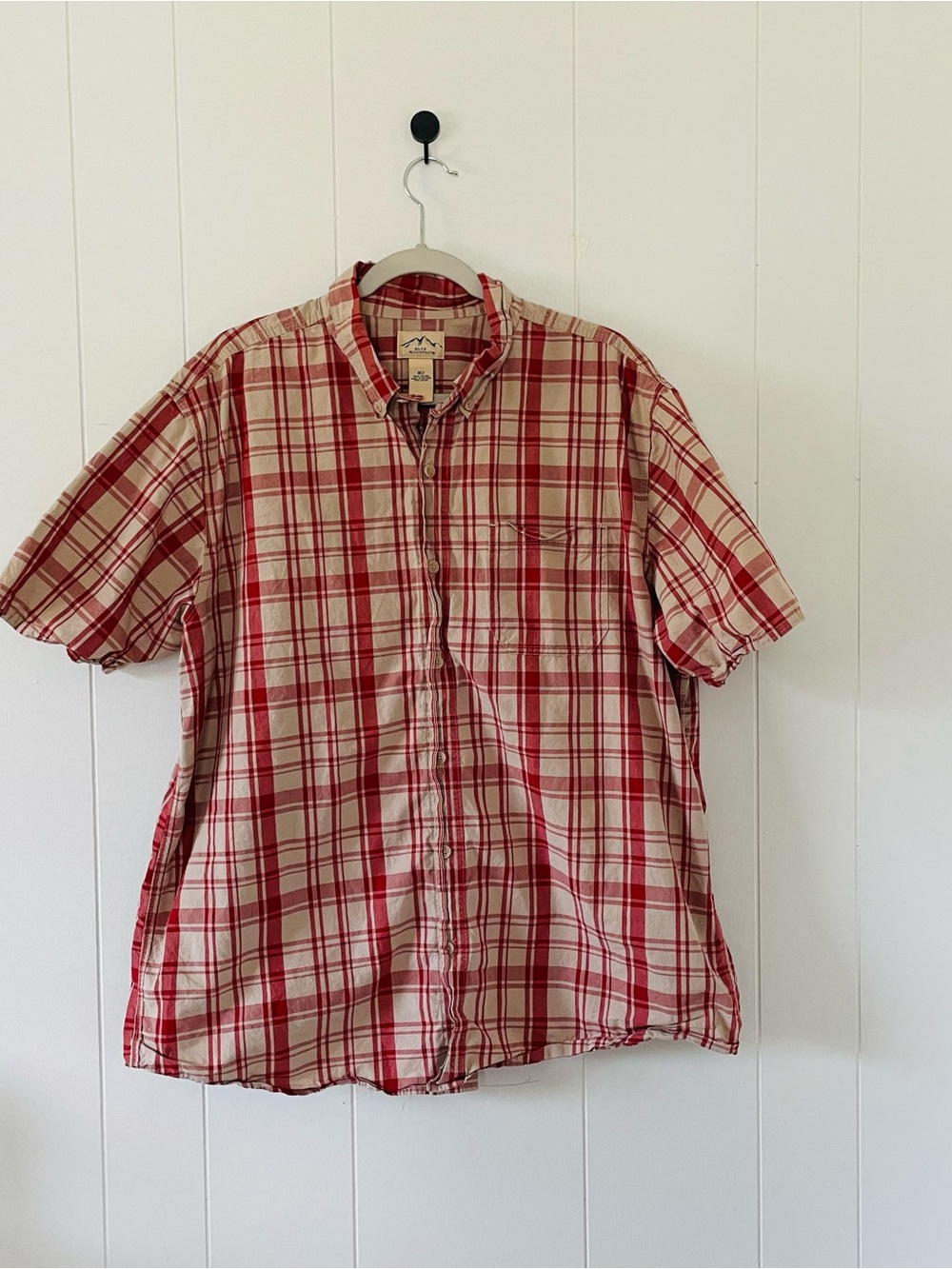 Men's Red Plaid Short-Sleeve Button-Down Shirt
